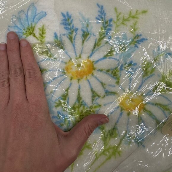 Vintage Full Sized Blanket Satin Style Trim Daisy Flowers Beacon USA Blue 1970s - Picture 8 of 10